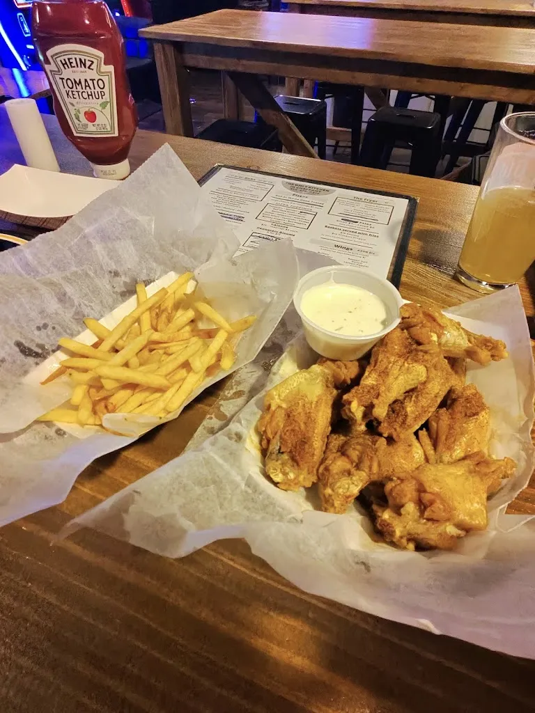 The GOOD Meow_Tugboat’s_East Pittsburgh, PA_reseña