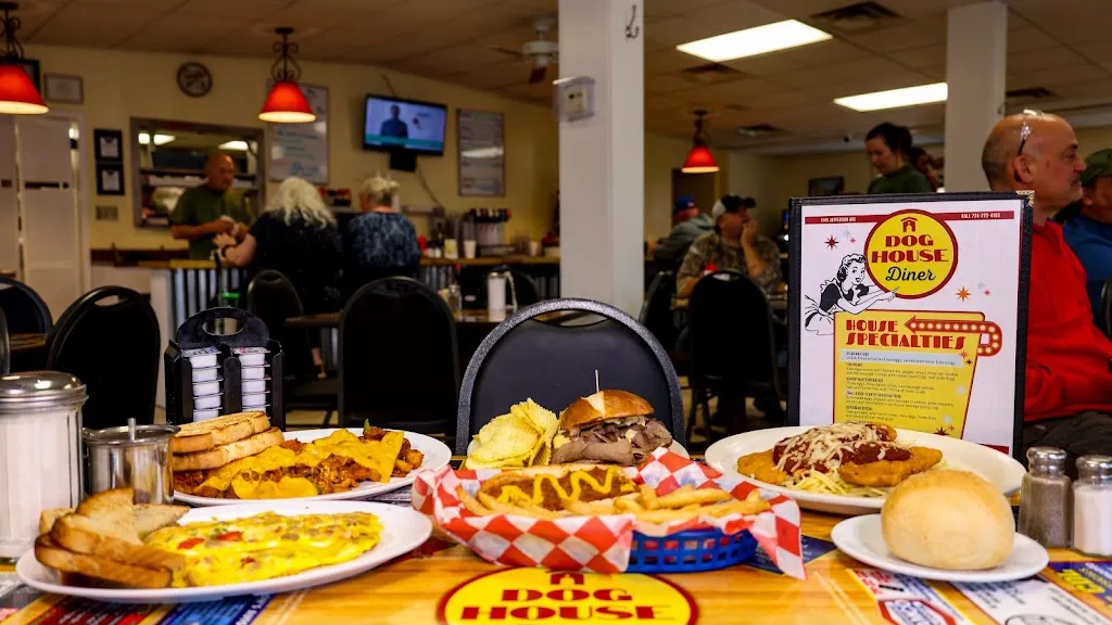 Dog House Diner_Washington, PA_slider_imagen_2