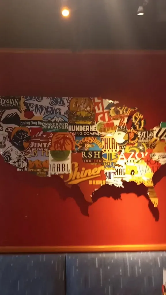 Red Robin Gourmet Burgers and Brews_Washington, PA_slider_imagen_2