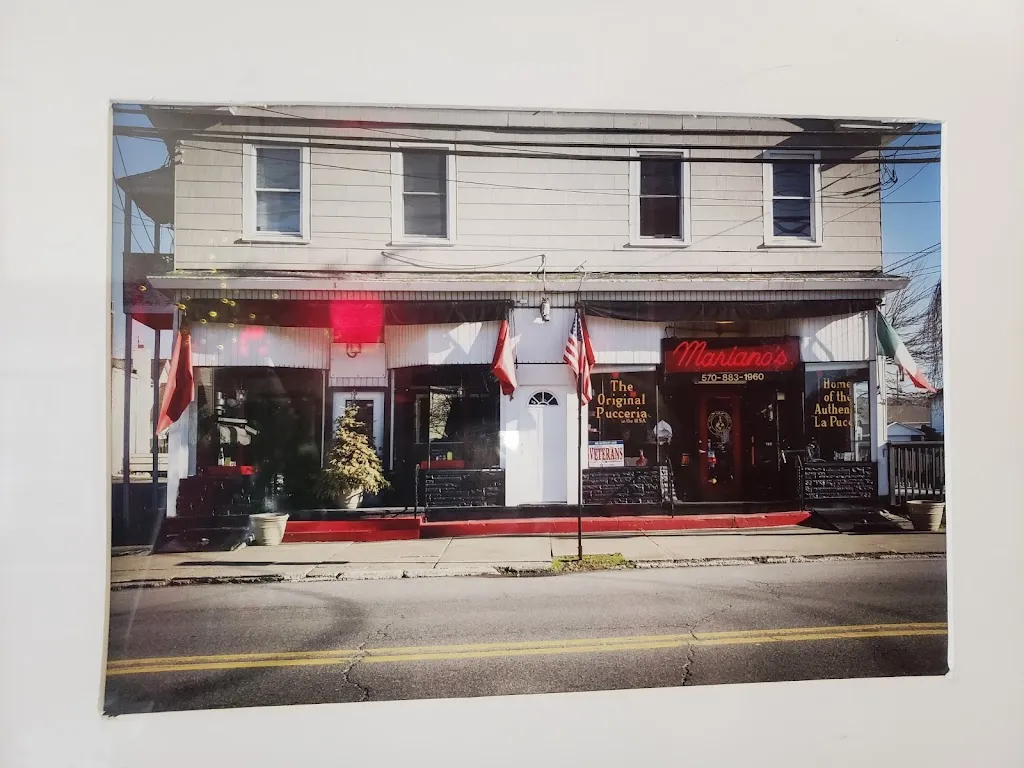 Marino Hernandez_Mariano's La Puccia_Exeter, PA_reseña