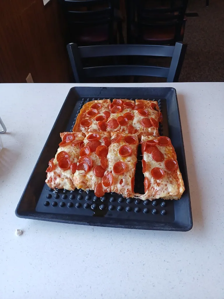 Dustin Staires_Pizza L'Oven_Exeter, PA_review