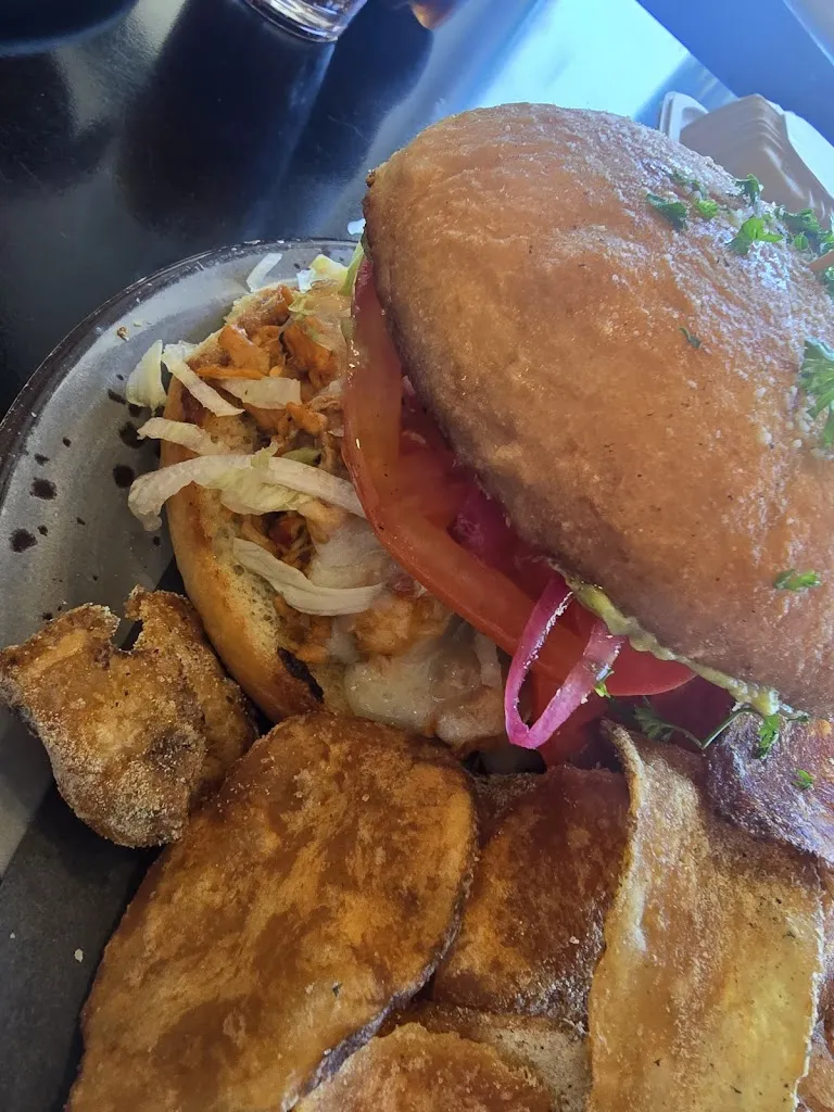 Laura Mae Walls_V&V Scratch Kitchen_Finleyville, PA_reseña