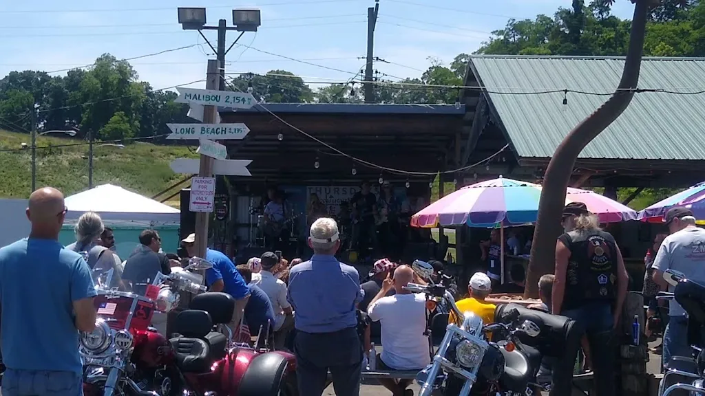Tiki Bar restaurante en Finleyville, PA