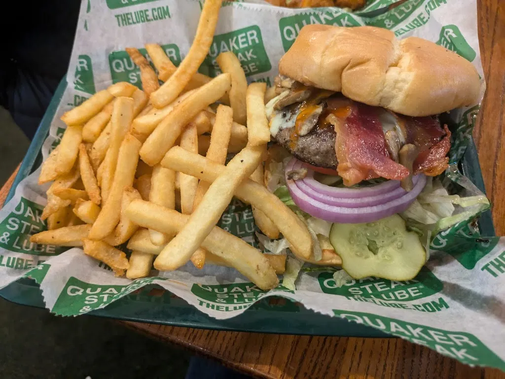Quaker Steak & Lube_State College, PA_slider_image_3