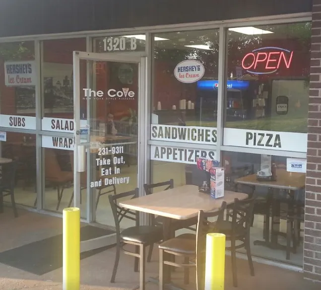 The Cove New York Style Pizzeria restaurant à Squirrel Dr, State