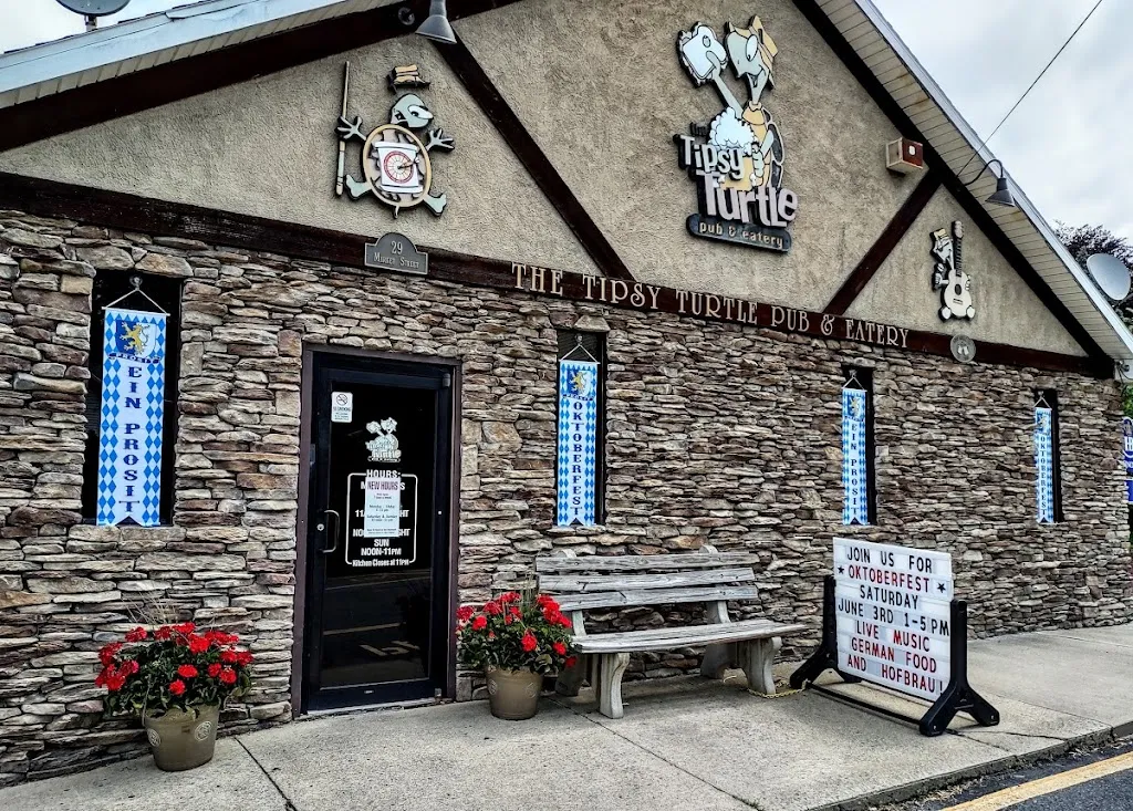 The Tipsy Turtle Market St Pub_Jenkins Township, PA_slider_imagen_3