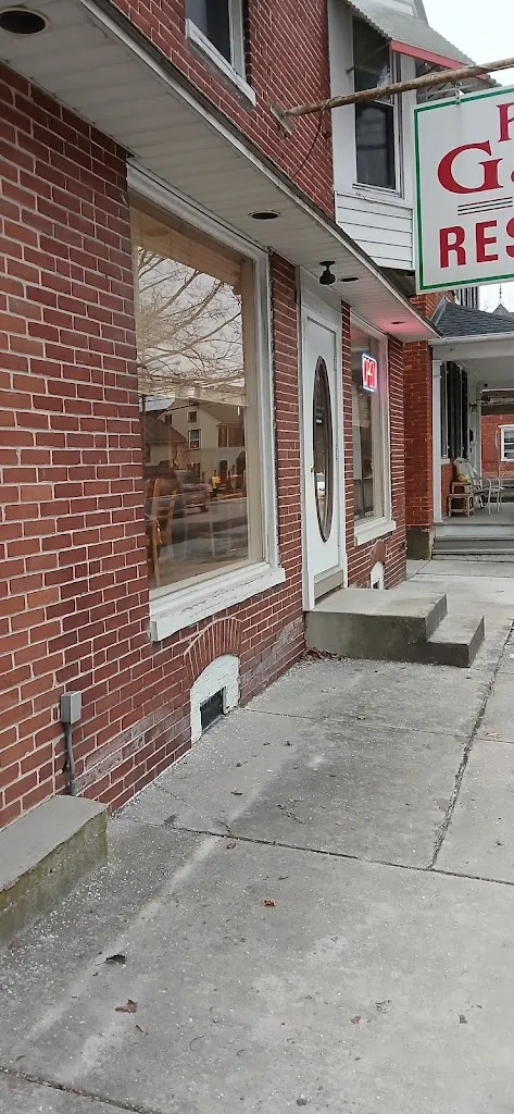 Robert Ebersole_Pizza Garden Italian Restaurant_New Oxford, PA_avis