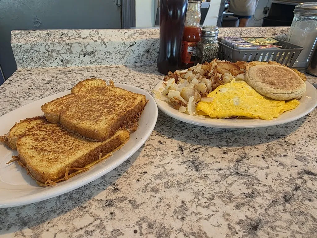 Jake Aretz_Country Kitchen_Butler, PA_avis