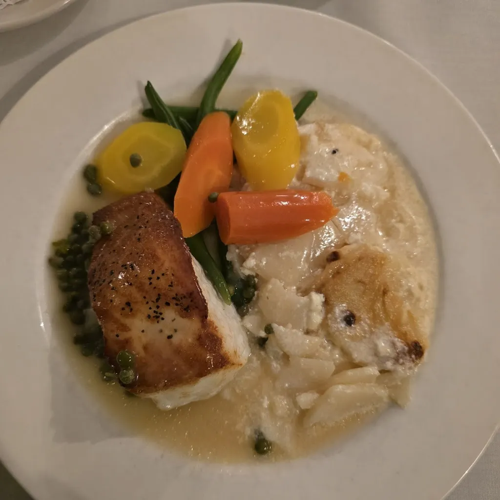 Sandra Wearing_Clifford's Restaurant_Evans City, PA_review