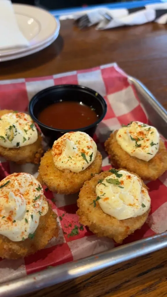 Small Town Tavern_Belle Vernon, PA_slider_imagen_2