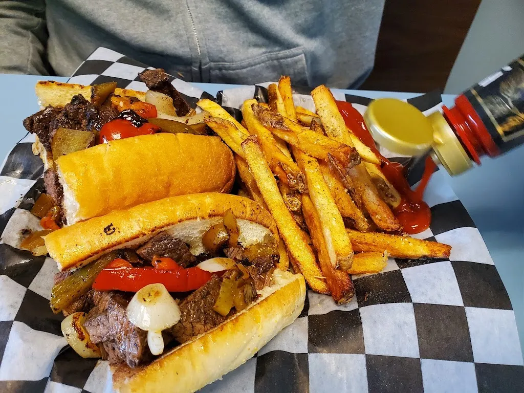 Pop Snyder's Lunch_Sunbury, PA_slider_imagen_2
