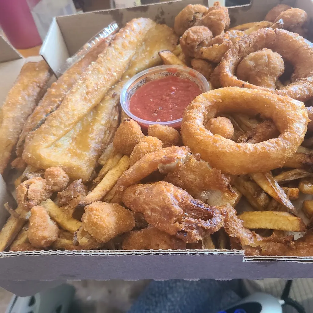 michelle mendenhall_Bishop's Pizza Iii_North Versailles Township, PA_reseña