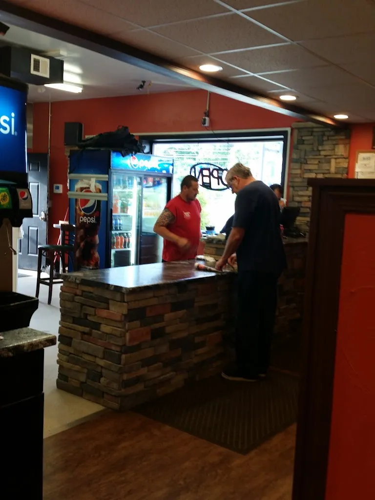 Bishop's Pizza Iii_North Versailles Township, PA_slider_imagen_3
