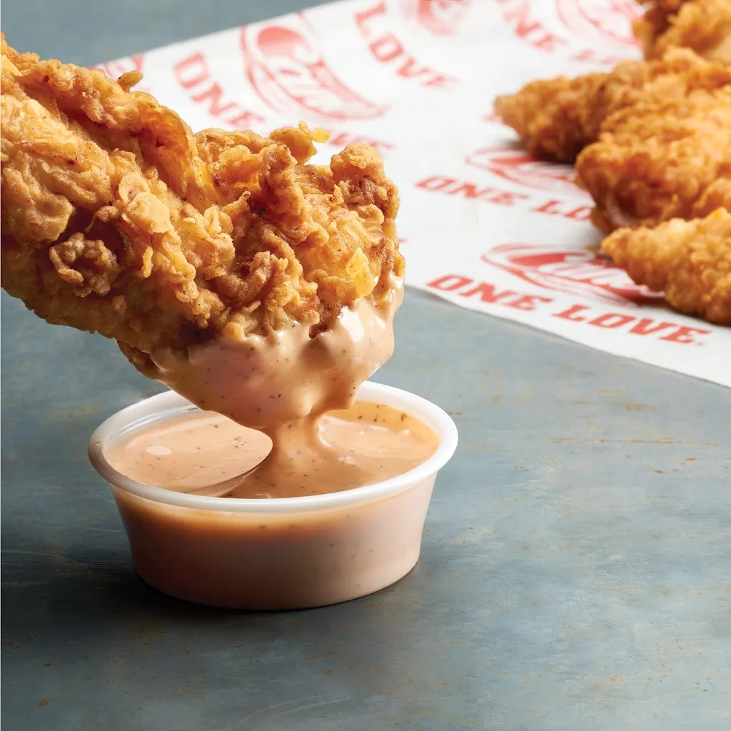 Raising Cane's Chicken Fingers_North Versailles Township, PA_slider_imagen_3