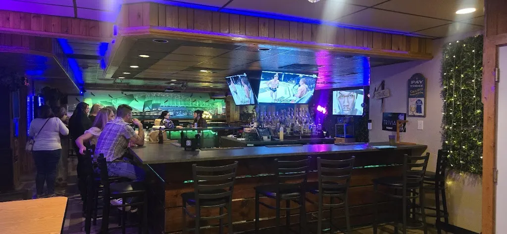 Lux Bar & Grille_McKeesport, PA_slider_imagen_2