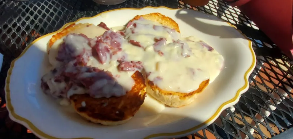 Konigin E_Julie Anne's Place_Malvern, PA_review