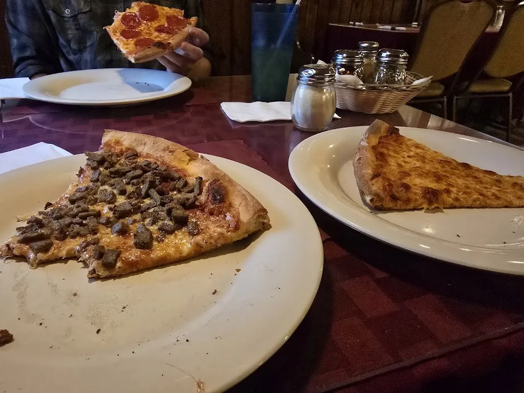 Leggio's_Wilkes-Barre, PA_slider_imagen_2