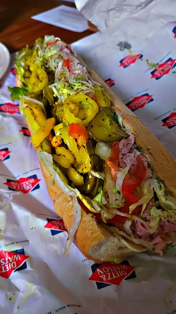 Damian Beach_Farlows Deli & Hoagies_Pottsville, PA_review