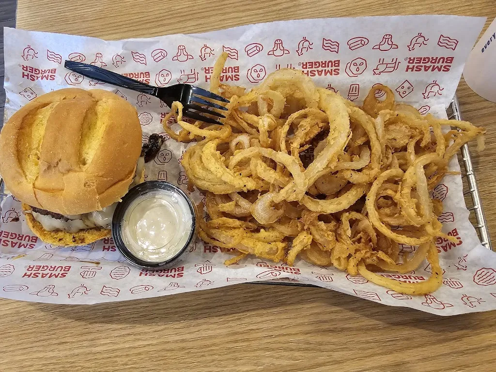 Smashburger_Radnor, PA_slider_image_3