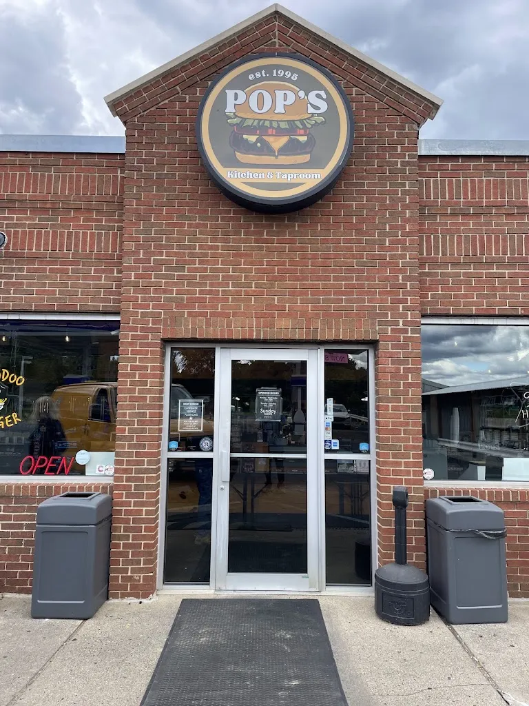 Pop's Kitchen and Taproom restaurant in Easton, PA