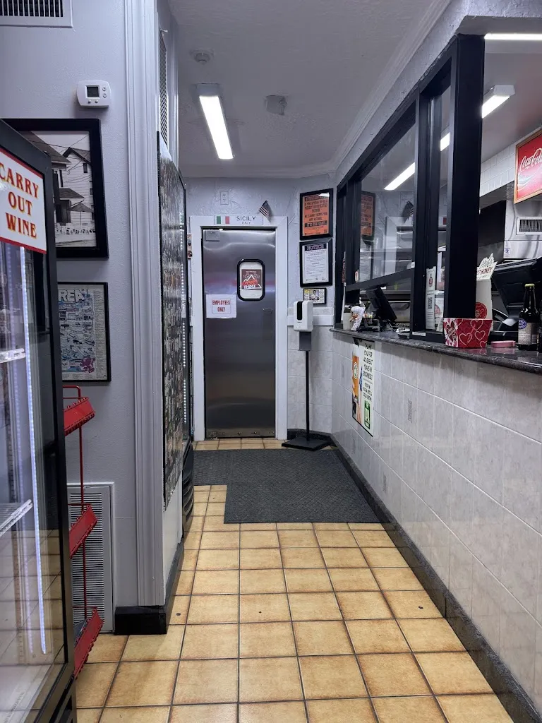 Timothy S Clippinger_Golden Crust Pizza_Red Lion, PA_recensione
