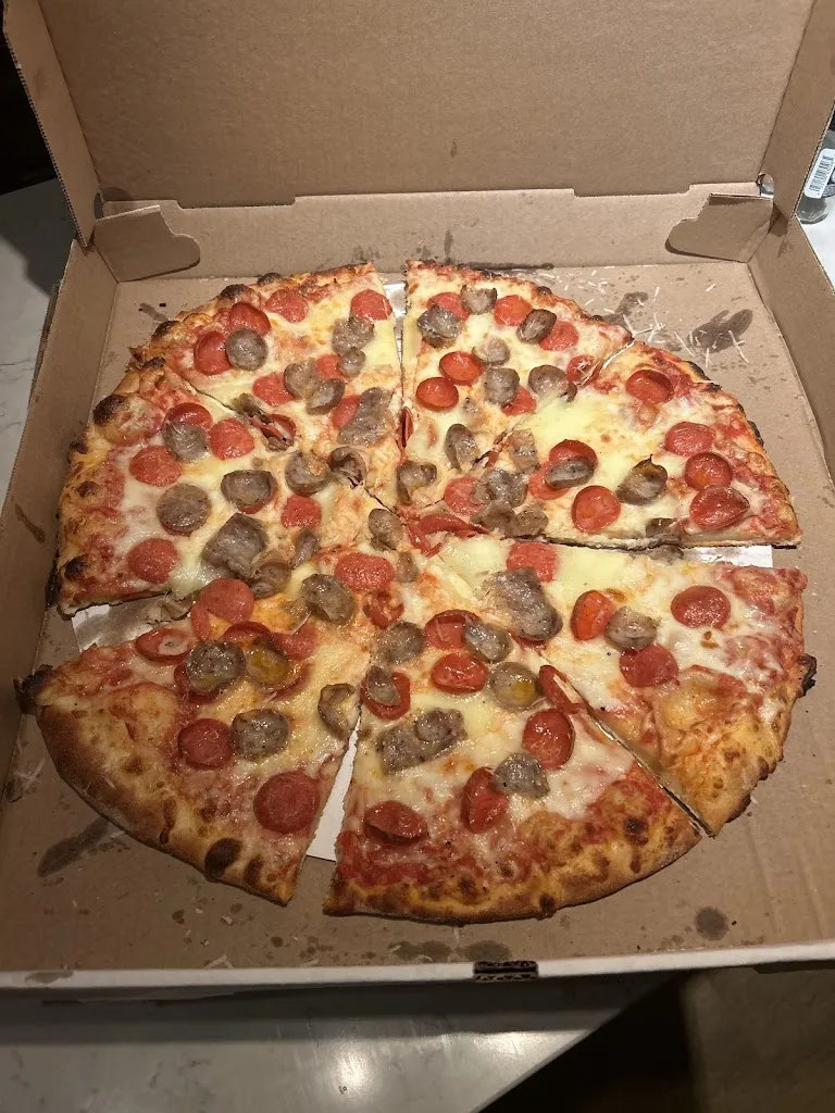 Matt Rulevich_Franchesca's Pizza_Red Lion, PA_recensione
