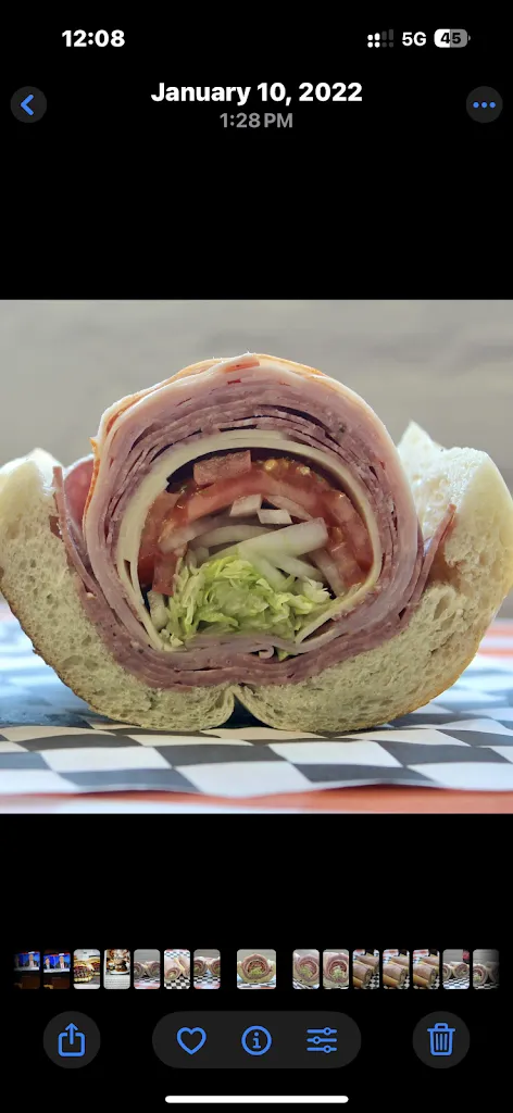 Hefty Lefty’s Hoagies and Grinders at Franklin Street Social_Red Lion, PA_slider_immagine_2