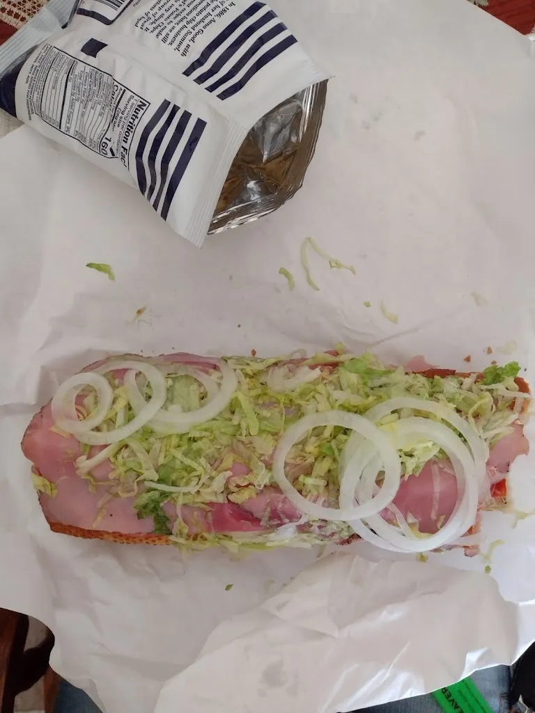 Lynn Mitzy_TNT Deli_St Clair, PA_review