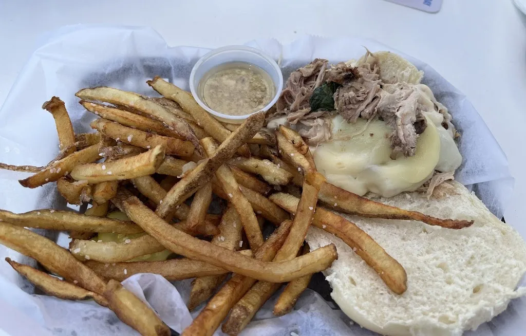 Avelina Pearlman_Ron's Crooked Hill Tavern_Pottstown, PA_review