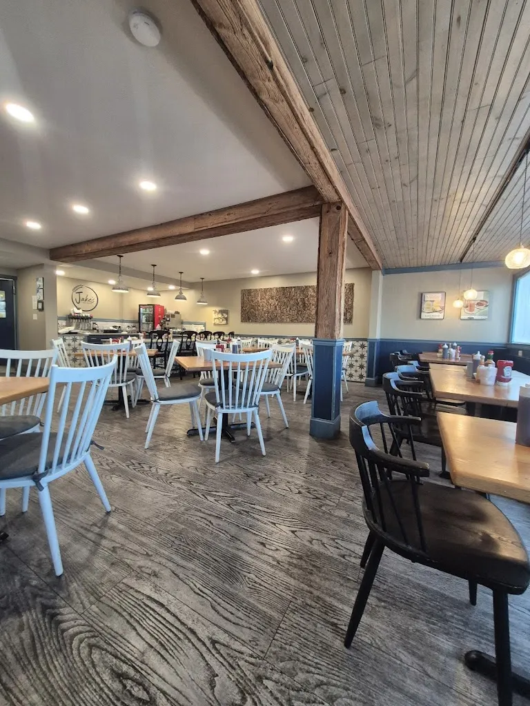 Jake's On Main_188 W Main St, Landisville_slider_imagen_2