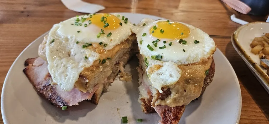 Jake's On Main_188 W Main St, Landisville_slider_imagen_3