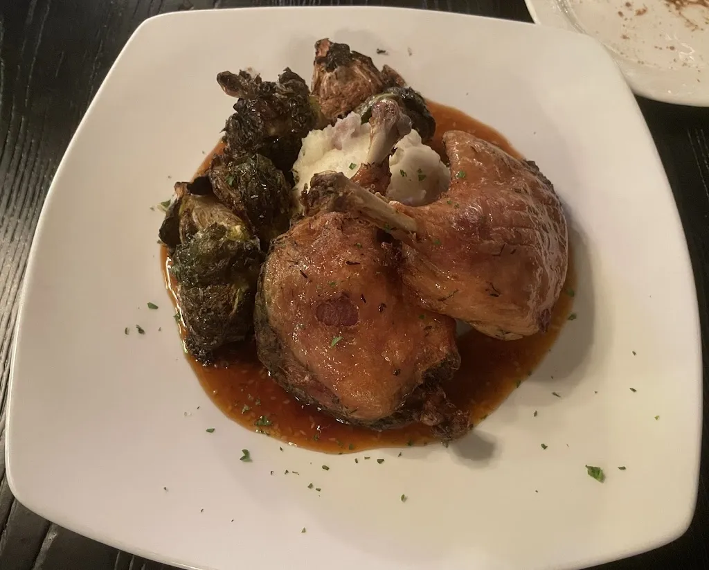 Bully's Restaurant & Pub_Columbia, PA_slider_imagen_3