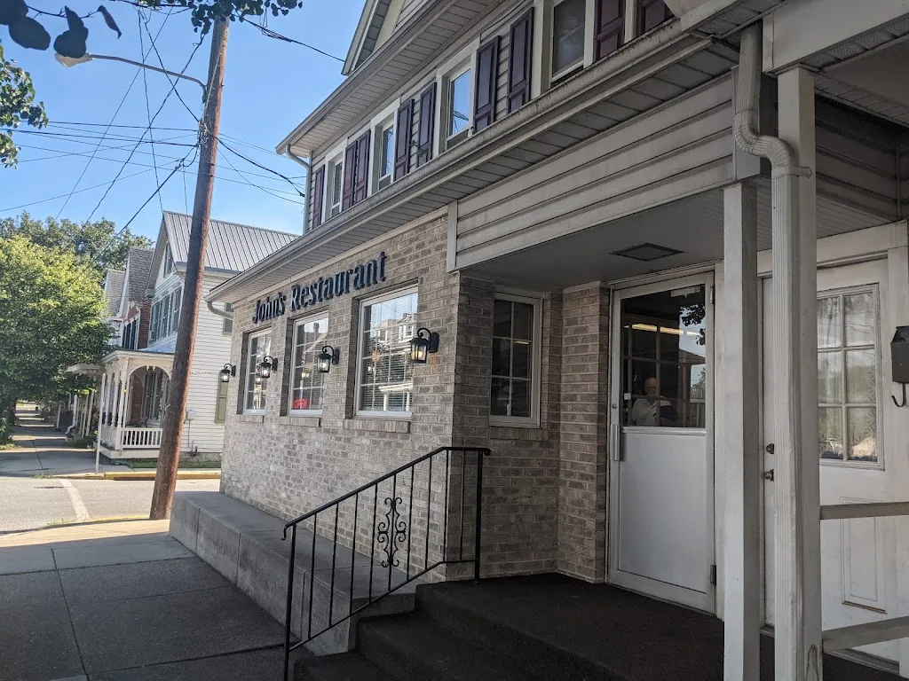Amanda Beyer_John's Hideaway Restaurant_Carlisle, PA_recensione