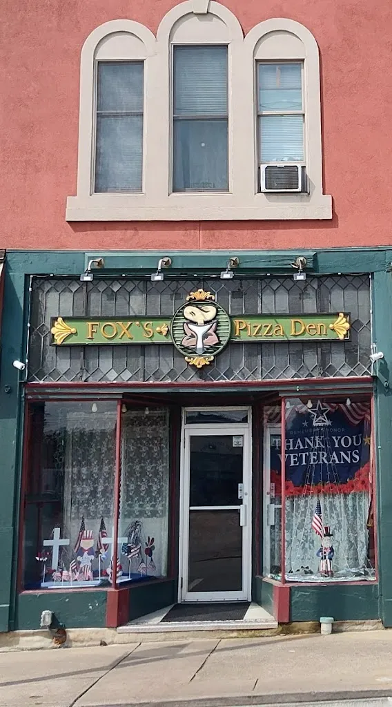 Fox's Pizza Den restaurante en Scottdale, PA