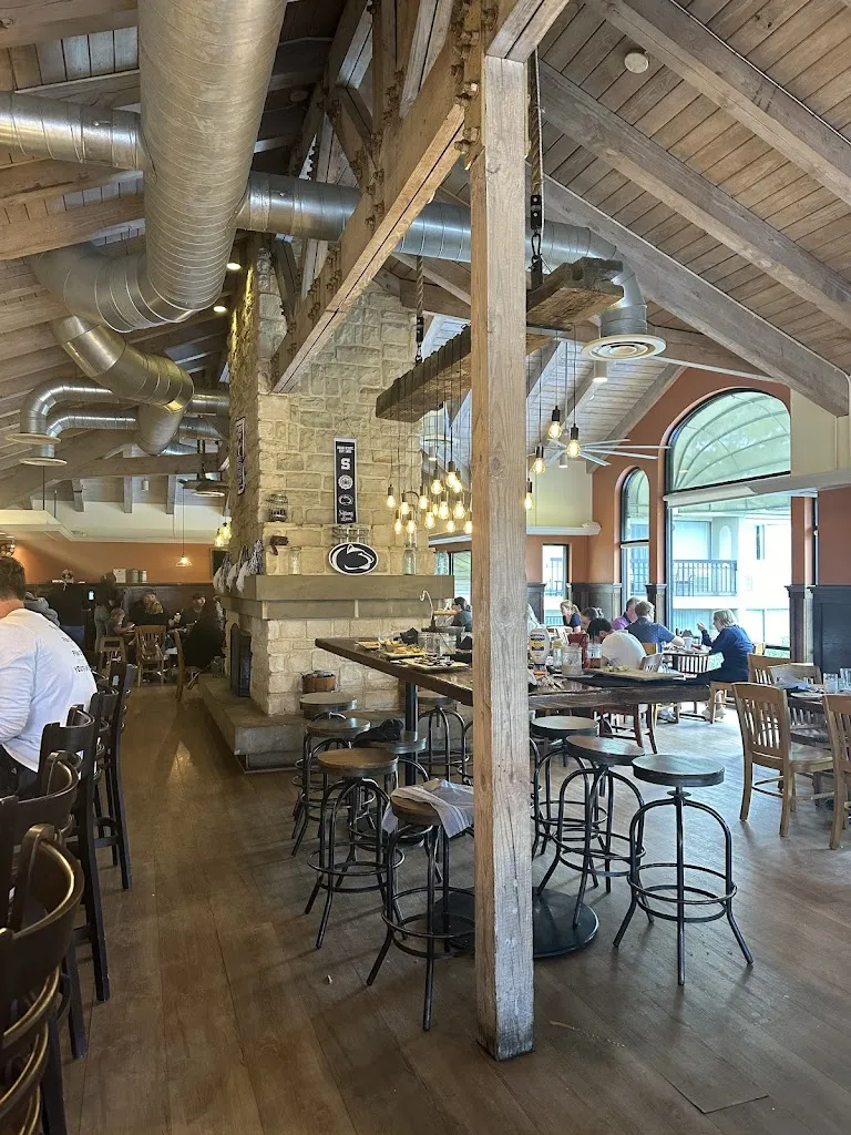 The Field Burger and Tap restaurant à State College, PA