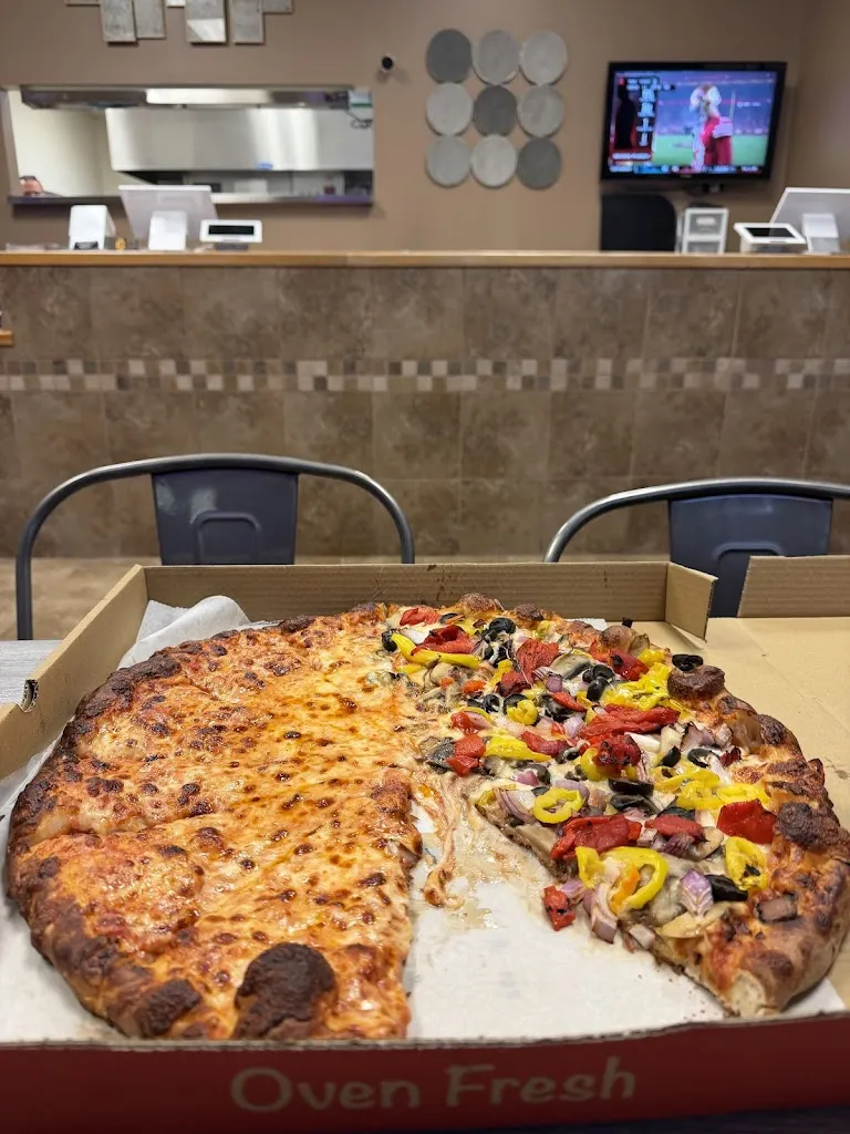 Carlucci's Pizza_Seven Fields, PA_slider_image_2