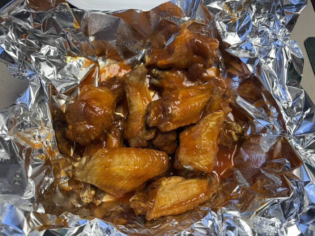 Dynamic Wings Food Trailer restaurante en Selinsgrove, PA