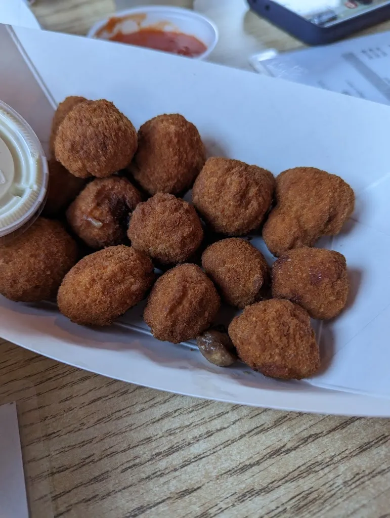 Ken Petri_E Town Bar & Grill_Pittsburgh, PA_review
