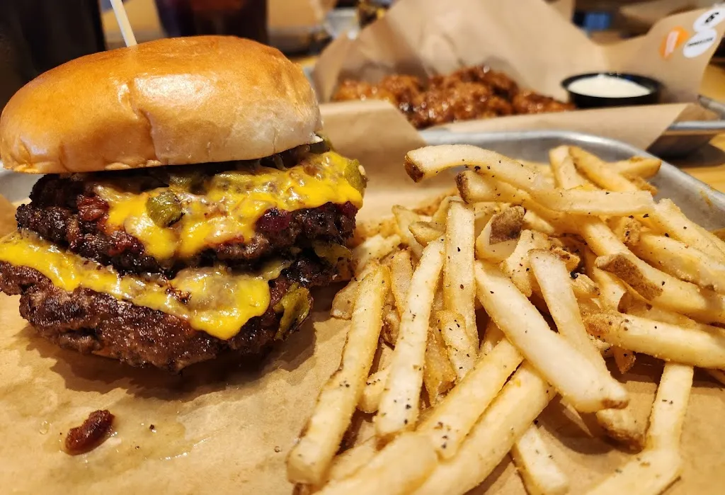 Erica Schaeffer (theClickery)_Buffalo Wild Wings_Selinsgrove, PA_review