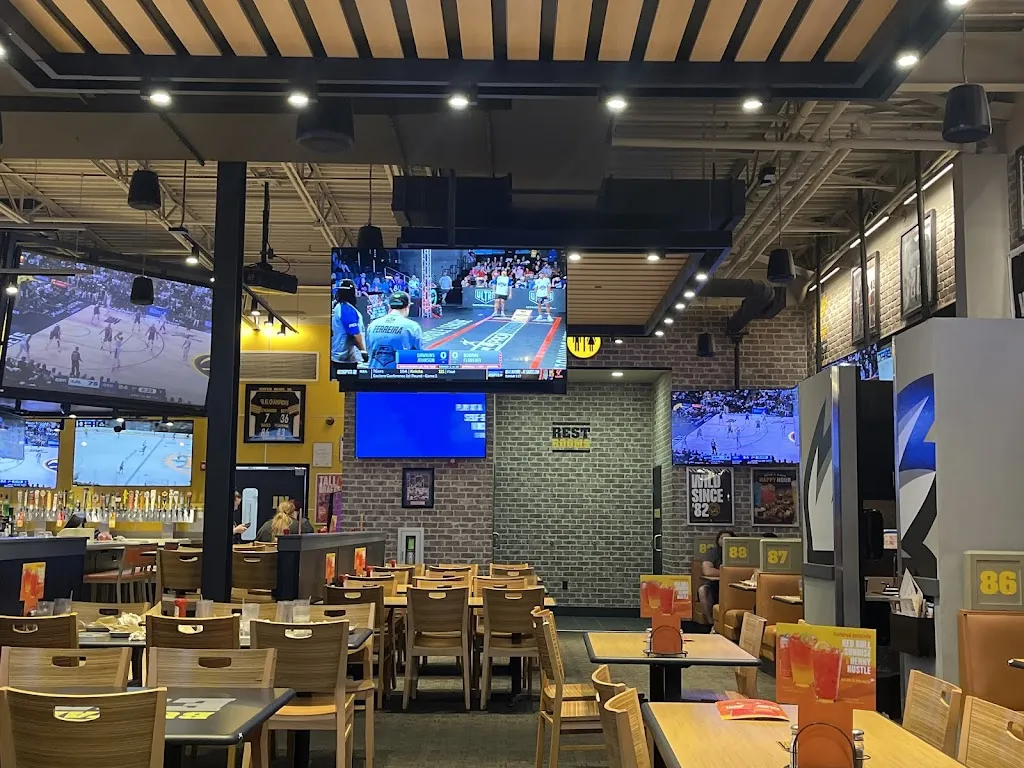 Buffalo Wild Wings_Selinsgrove, PA_slider_imagen_3