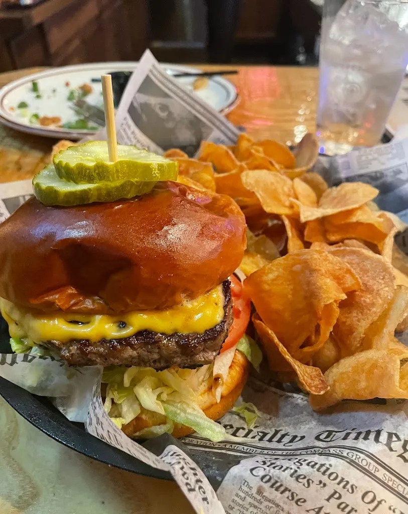 Kodiax Barn & Grill_Charleroi, PA_slider_imagen_3