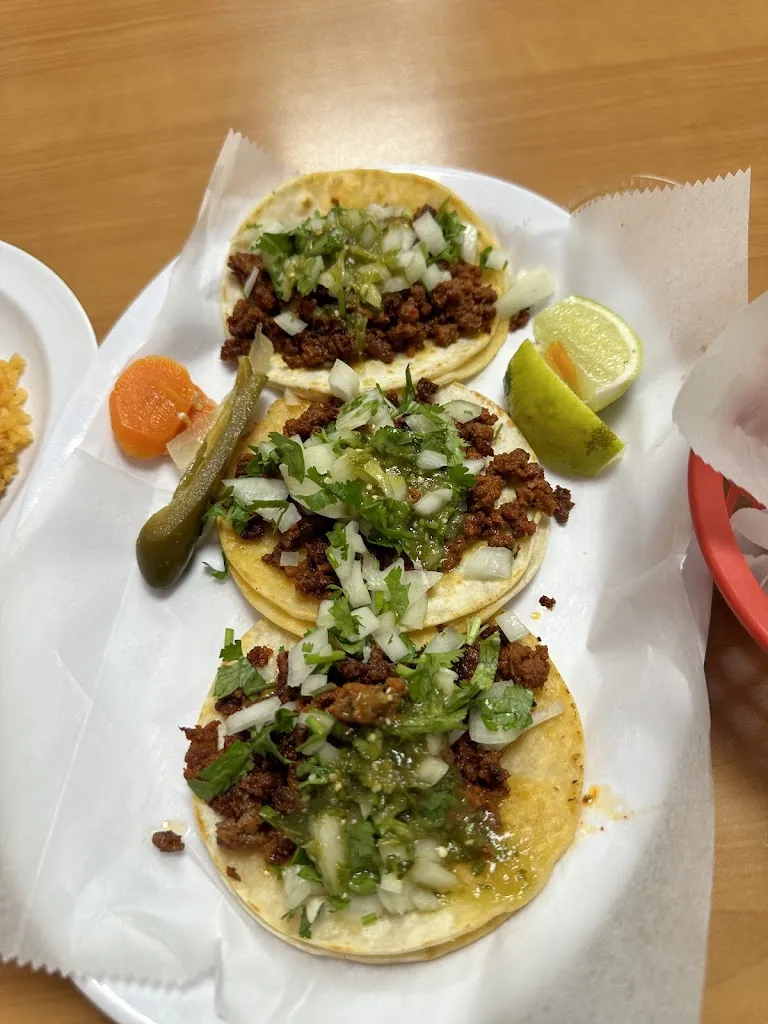 Steven Nhan Ngo_Three Brothers Grill_Spring City, PA_reseña