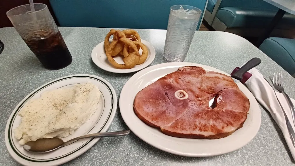 Elizabeth Dettrey_Papertown Dairy Bar & Restaurant_Spring Grove, PA_bewertung