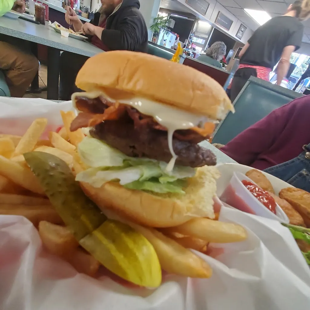 Papertown Dairy Bar & Restaurant_Spring Grove, PA_slider_bild_3