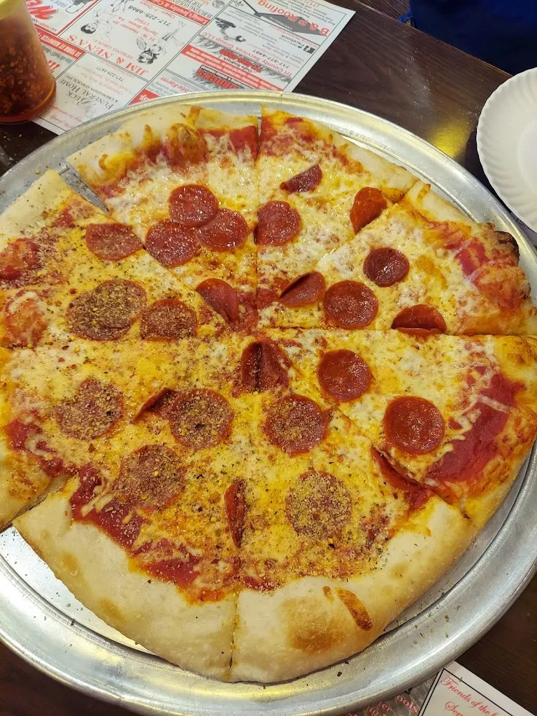 Jim & Nena's Pizzeria_Spring Grove, PA_slider_bild_2