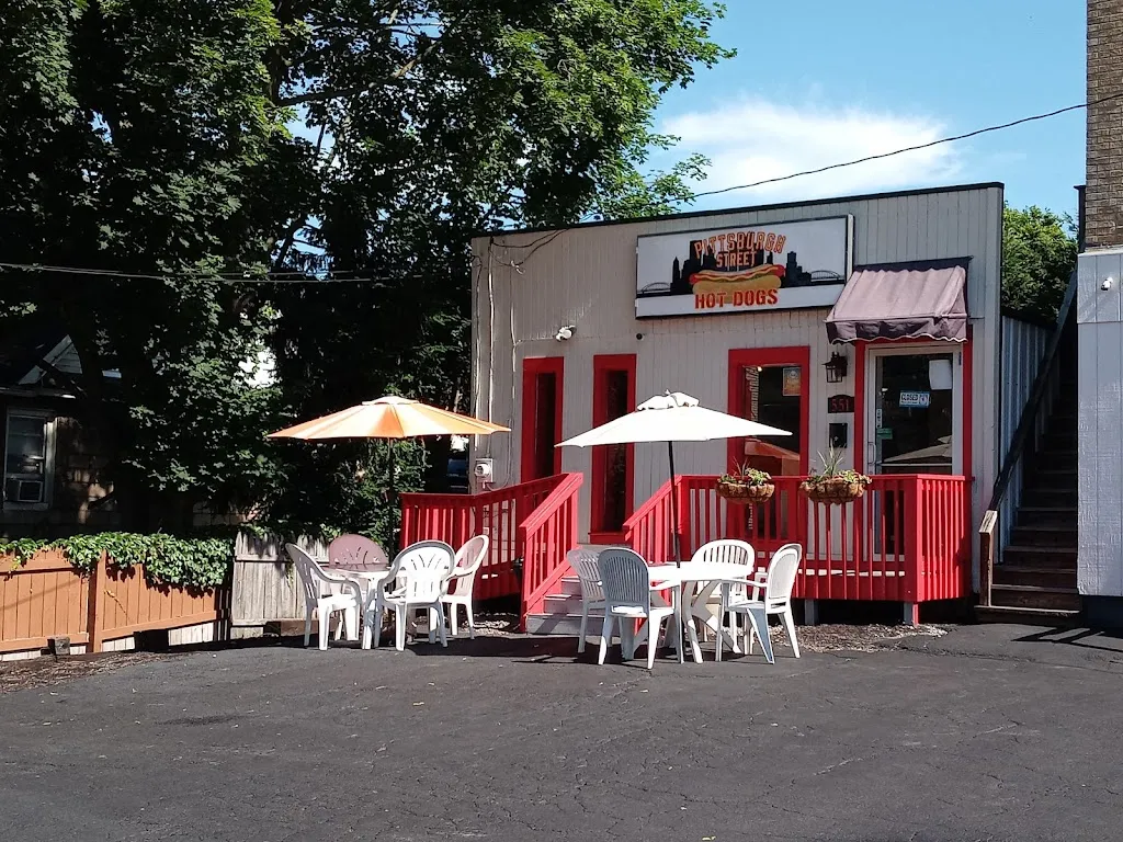 Pittsburgh Street Dogs restaurant à Springdale, PA