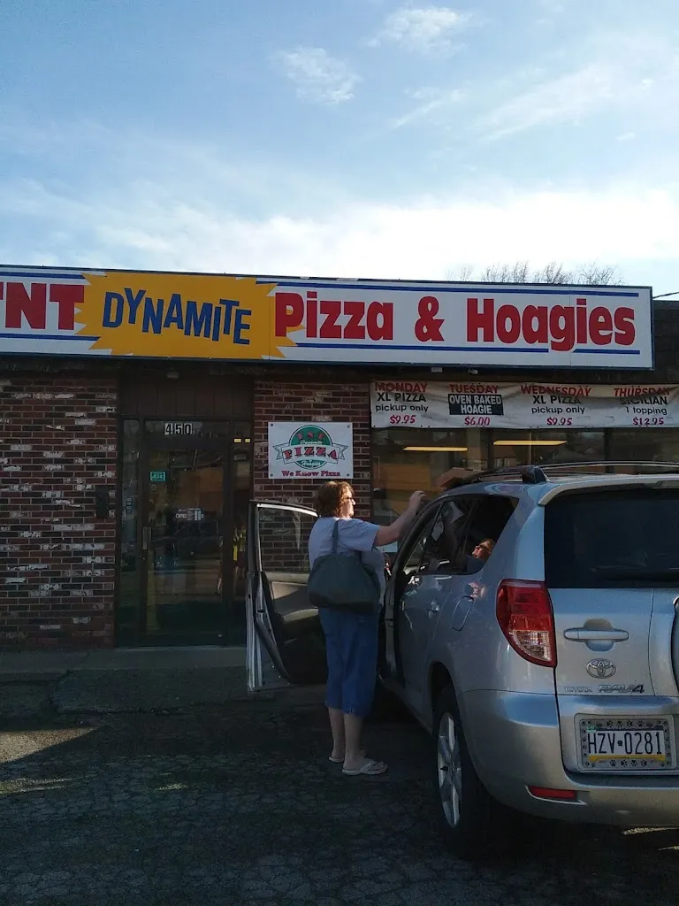 TNT Dynamite Pizza & Hoagies restaurant à Springdale, PA