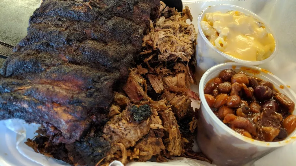 B3Q Smokehouse & Pub_Swoyersville, PA_slider_imagen_2