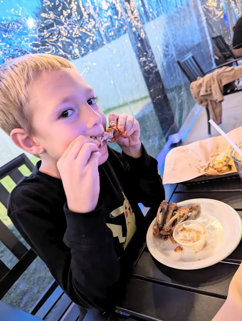 Eric McDermott_Slocum Street Sports Bar and Grill_265 Slocum St, Swoyersville_reseña