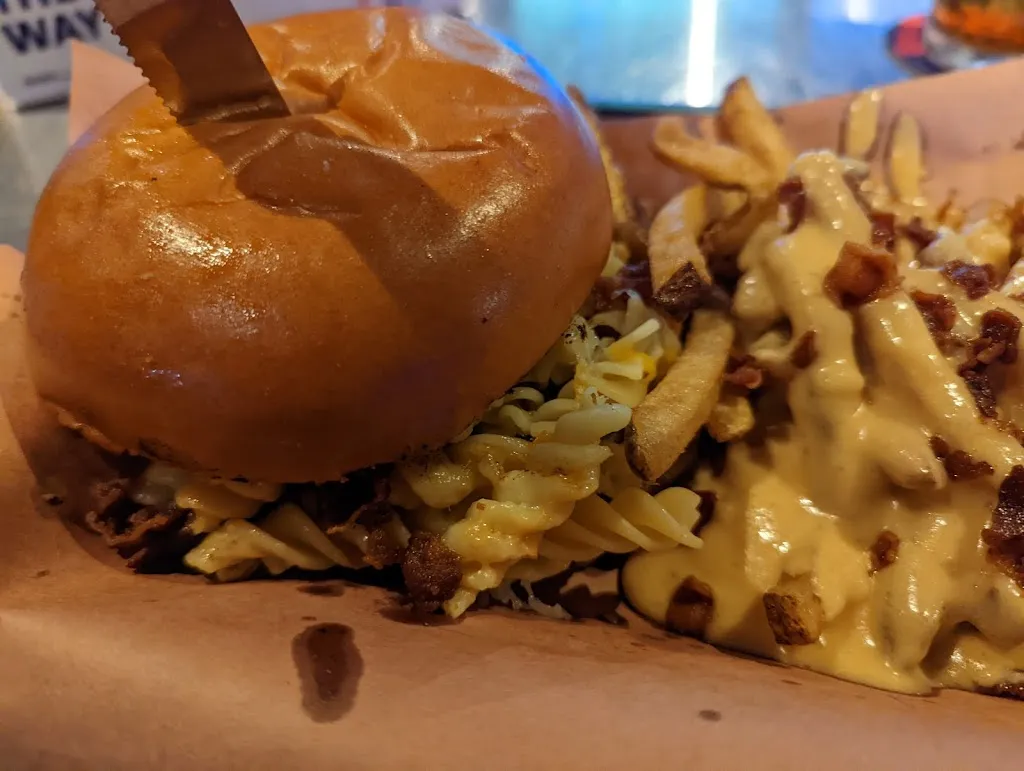 Bob Smith (Darkwing Duck)_Slocum Street Sports Bar and Grill_265 Slocum St, Swoyersville_review